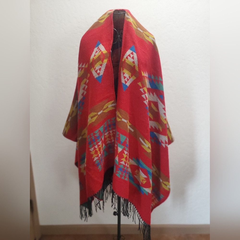 Merona Vibrant Geometric Cape